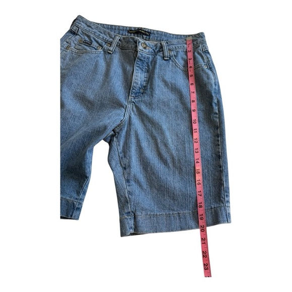 Lee Riders Women’s Light Wash Jean Shorts - Size 10 - Picture 7 of 11
